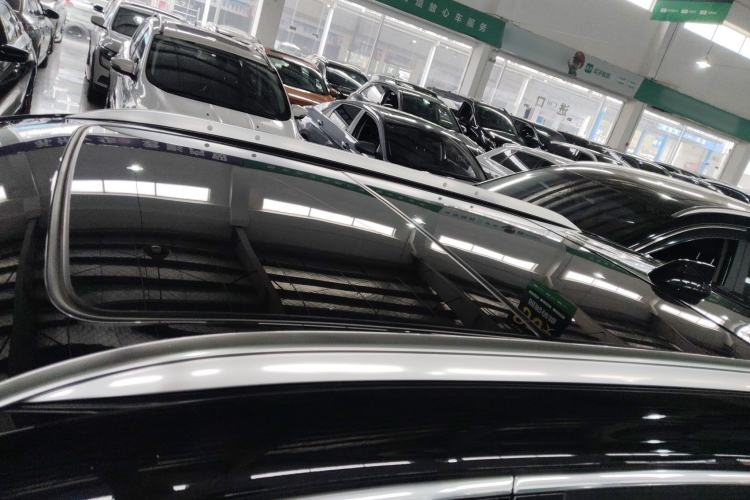 Used Cadillac XT4 2024 28T Two-Wheel-Drive Luxury Version Roof