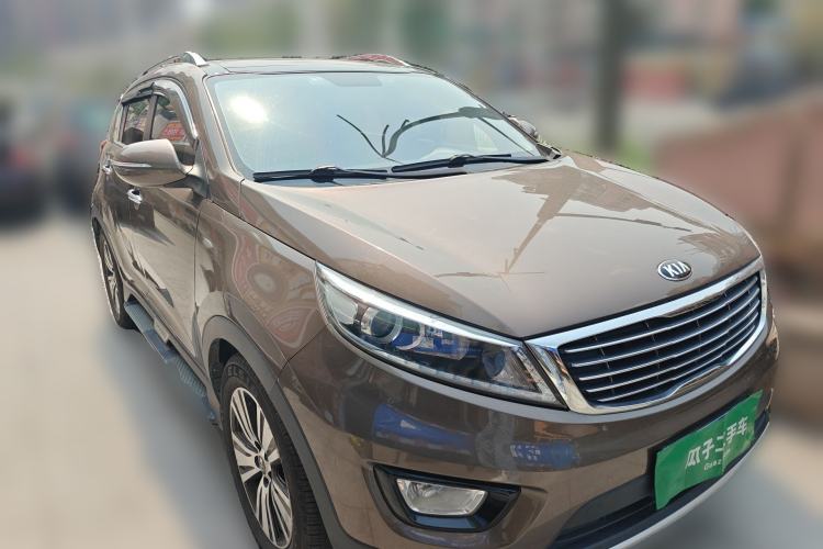 Used Kia Sportage R 2015 2.0L Automatic Two-Wheel Drive DLX Model Front Right 45 Deg