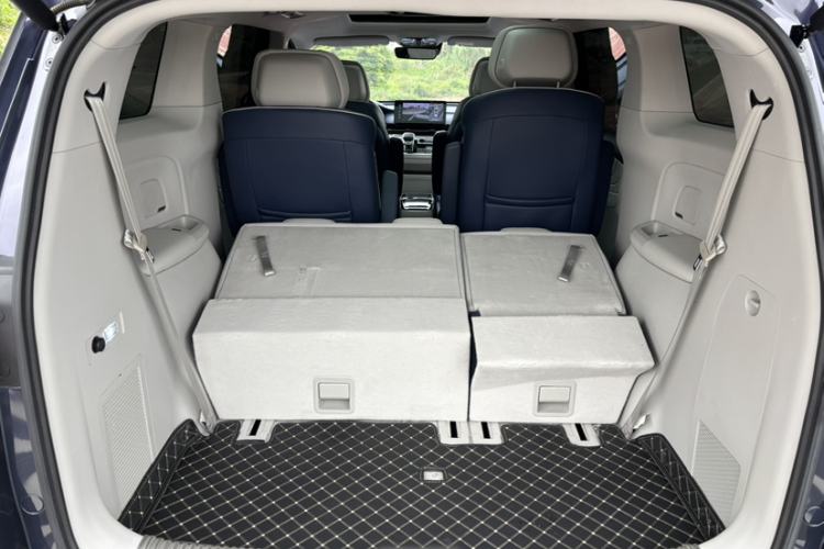 Used Roewe iMAX8 2022 400TGI Prestige Edition
