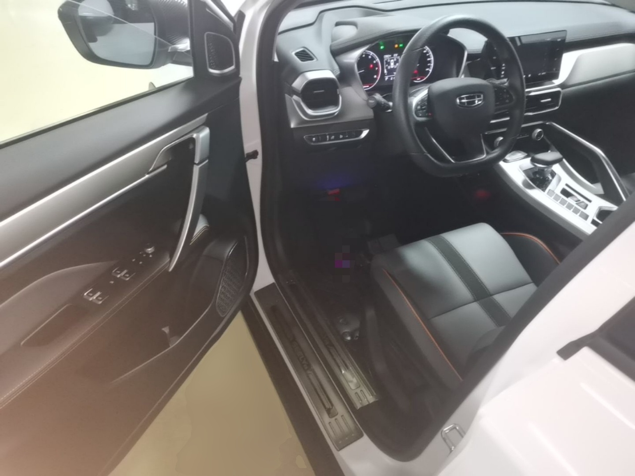 Geely Auto Coolray 2024 1.5T DCT Longteng Edition — снимка 18