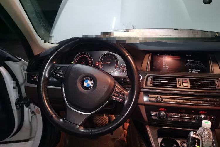 Used BMW 5 Series 2014 525Li Luxury Design Package Steering Wheel