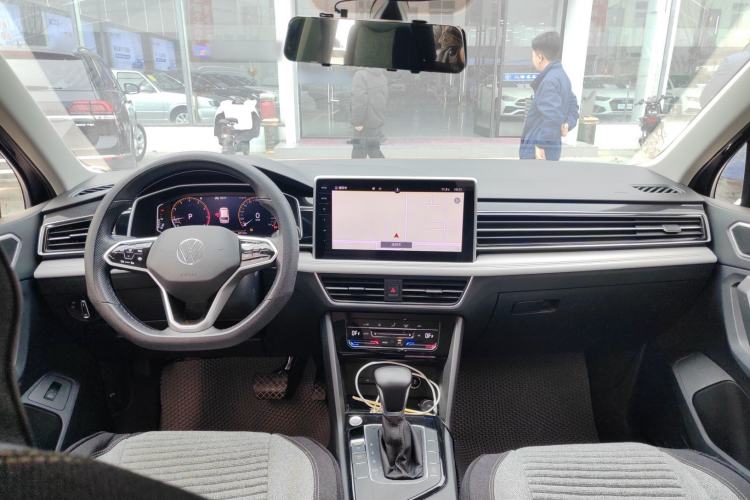 Used Volkswagen Tiguan L 2022 330TSI Automatic Two-Wheel Drive Smart Edition Center Console