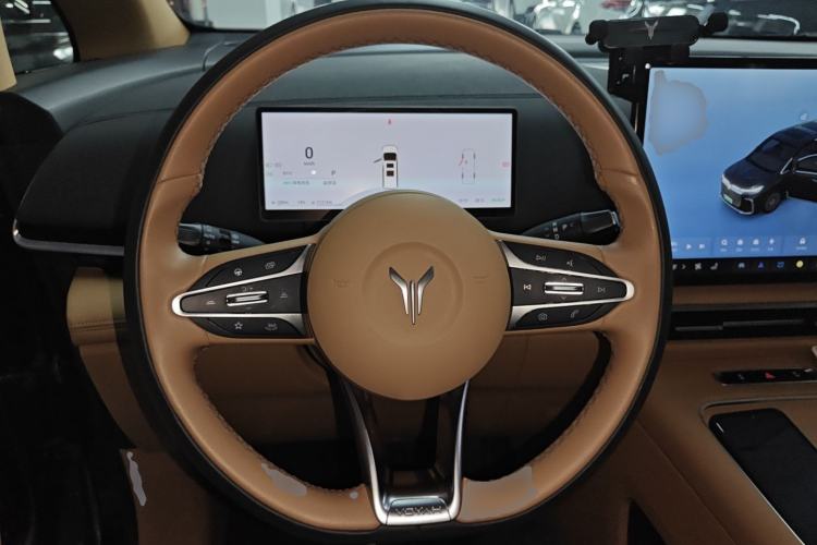 Used VOYAH Dream 2025 PHEV Four-Wheel Drive Excellence Kunpeng Edition
