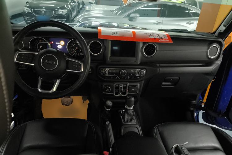 Used Jeep Wrangler 2018 2.0T Sahara Four-Door Edition Center Console