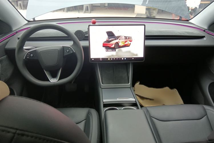 Used Tesla Model Y 2025 Long-Range All-Wheel Drive First Edition Interior 2