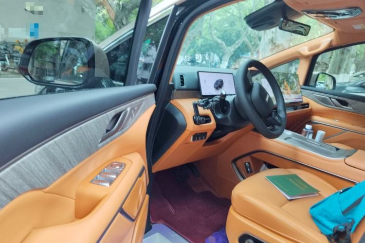 Used Wey Gaoshan 2025 Four-Wheel Drive Alpine 8 Driver Seat