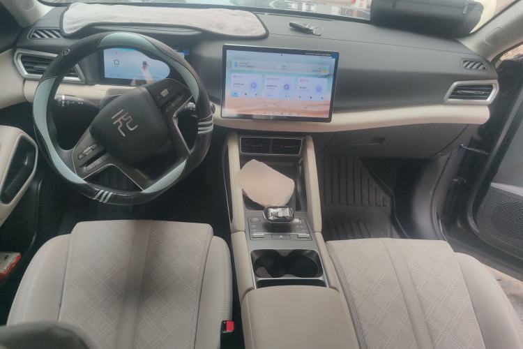 Used BYD Yuan UP 2024 401KM Leading Edition Center Console