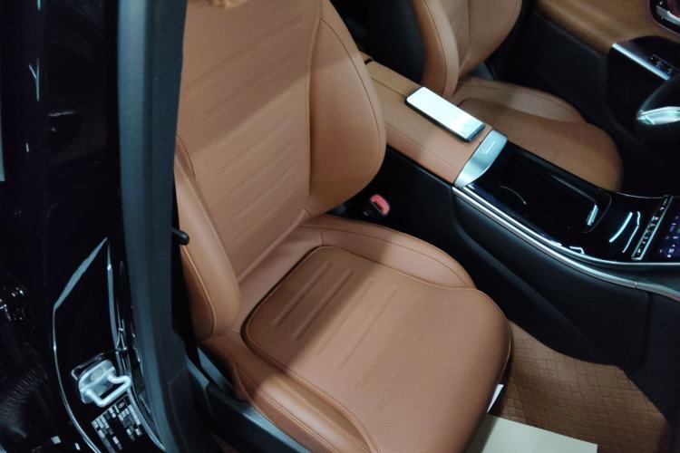 Used Mercedes-Benz GLC 2025 GLC 260 L 4MATIC Dynamic Edition Right Front Seat