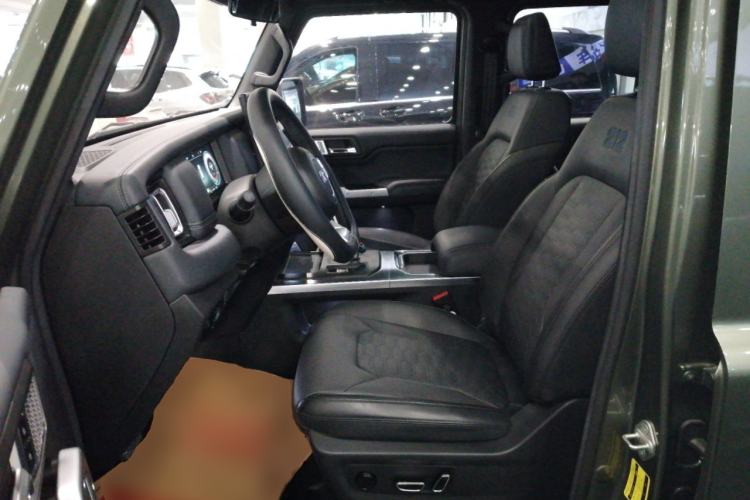 Used 212 T01 2024 2.0T Explorer
