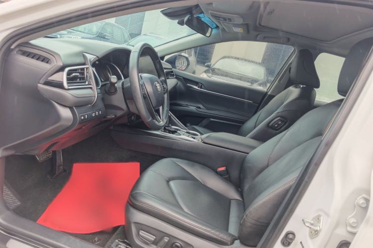 Used Toyota Camry 2021 2.0G Luxury Edition