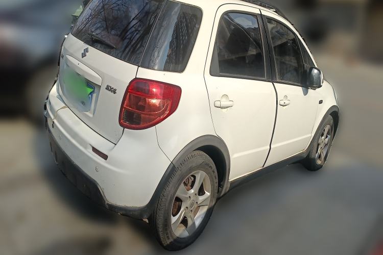 Used Suzuki SX4 2016 1.6L Automatic Classic Edition Exterior 5