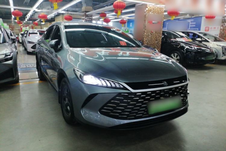 Used BYD Qin PLUS 2025 DM-i Smart Drive 55KM Leading Model Front Right 45 Deg