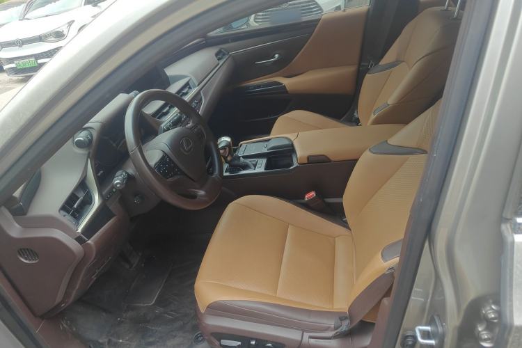 Used Lexus ES 2020 300h Premier Edition Left Front Seat