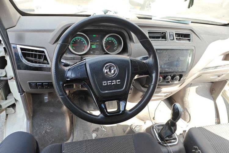 Used Dongfeng Yufeng EM26 2023 Standard Edition 41.472 kWh Henan Lithium Power Steering Wheel