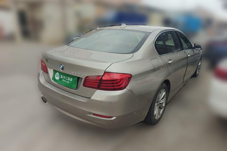 Used BMW 5 Series 2014 520Li Elegant Model Rear Right 45 Deg