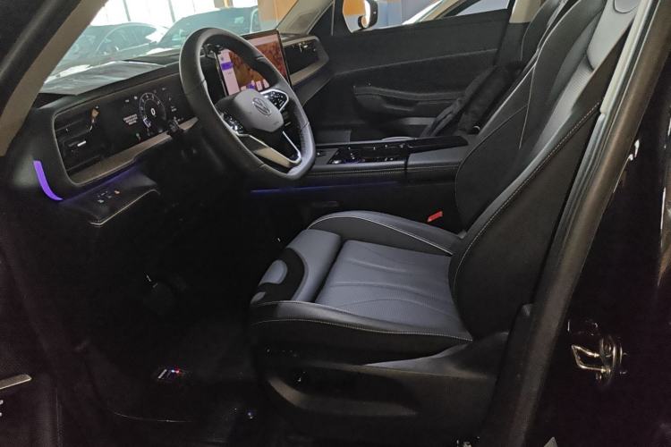 Used Volkswagen Teramont 2025 Tiguan Pro 450TSI 4Motion Crosswind Edition Left Front Seat