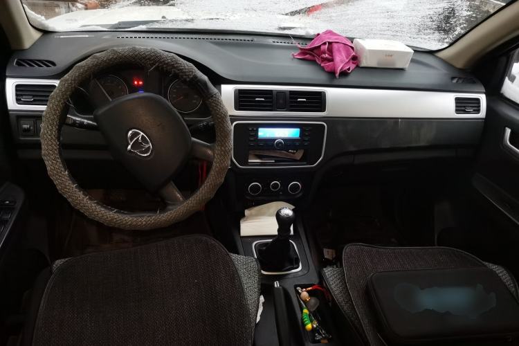 Used CHANGAN KAICHENG Shenqi F30 2019 1.5L Comfort Edition China VI Dual-Cab Long Wheelbase DAM15KL Center Console