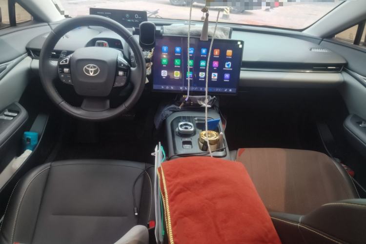 Used Toyota bZ5 2025 Model 550 PRO Center Console