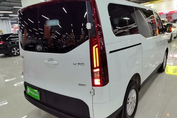 Used SAIC MAXUS Xintu V70 2023 2.0T Elite Edition Manual Transmission Short Wheelbase Low Roof 5/6 Seats (125 hp) Rear Right 45 Deg