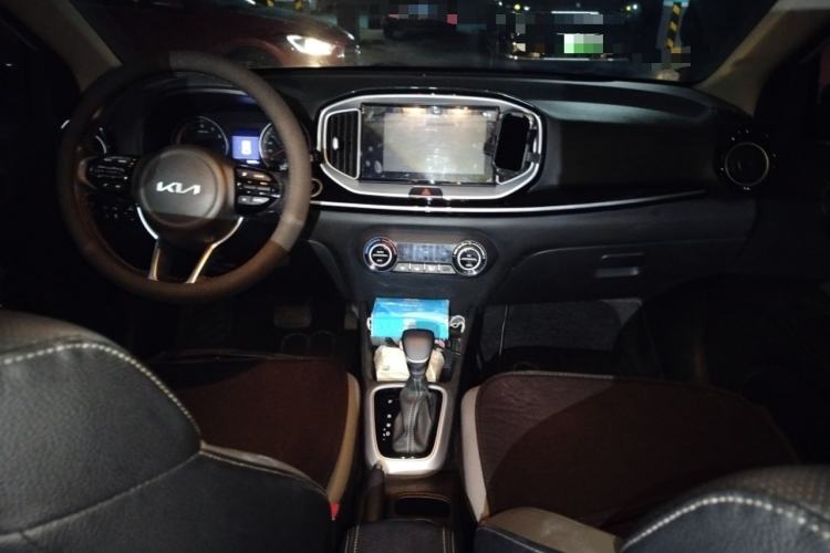 Used Kia kx1 Stonic 2021 1.4L CVT Sunroof Model Center Console