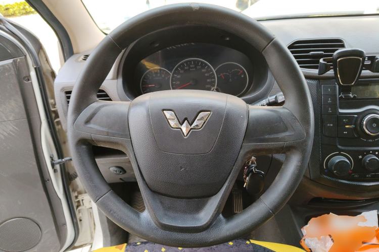 Used Wuling Hongguang 2015 1.5L S Basic Version China V Standard
