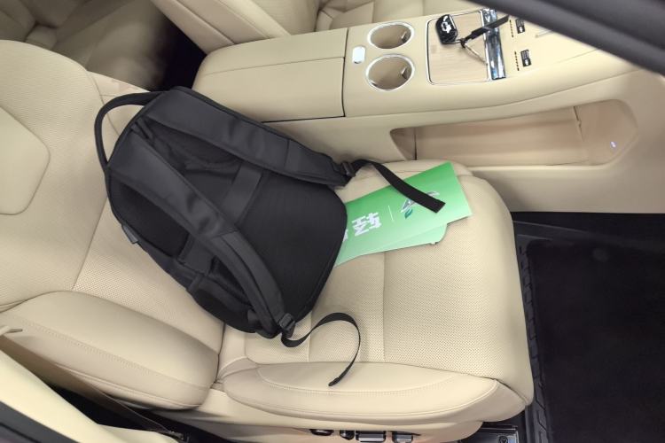 Used Hima AITO M5 2025 Extended-Range Ultra All-Wheel-Drive Version Right Front Seat