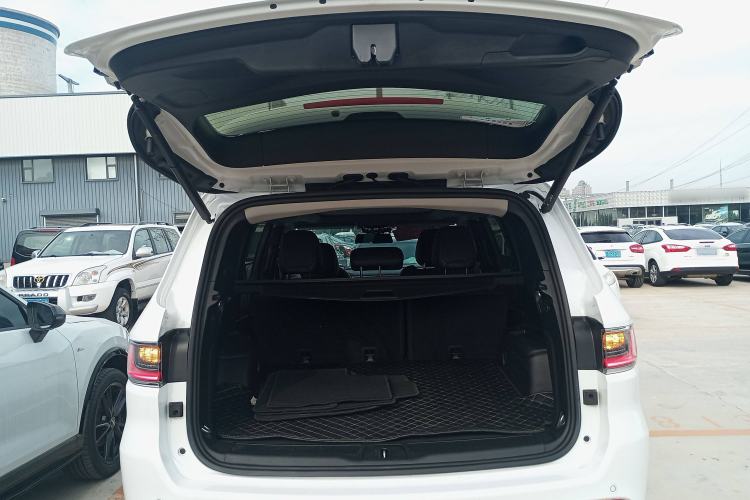 Used Jeep Commander 2018 2.0T Two-Wheel Drive Enjoyment Version China VI Emission Standard
