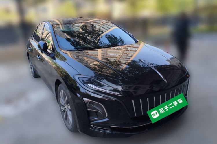 Used Hongqi E-QM5 2022 431 km Charge & Enjoy Edition Front Right 45 Deg