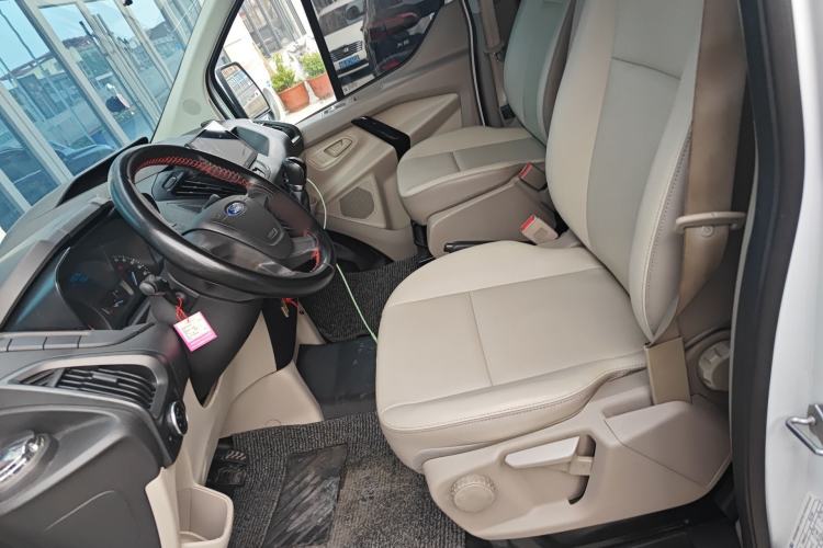 Used Ford Transit 2017 2.0T Diesel Multi-Purpose Commercial Vehicle Short Wheelbase Low Roof China V Standard
