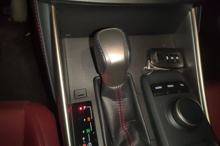 Used Lexus IS 2015 200t F SPORT
