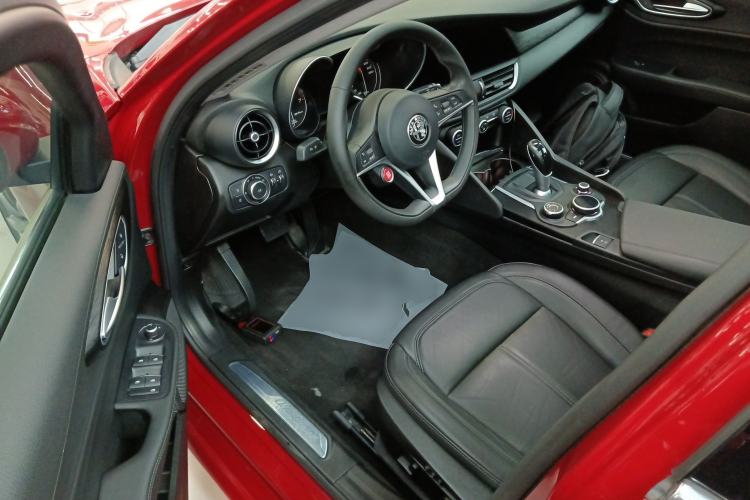 Used Alfa Romeo Giulia 2017 2.0T 200HP Luxury Edition