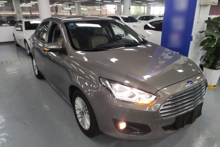 Used Ford Escort 2015 1.5L Manual Comfort Model Front Right 45 Deg