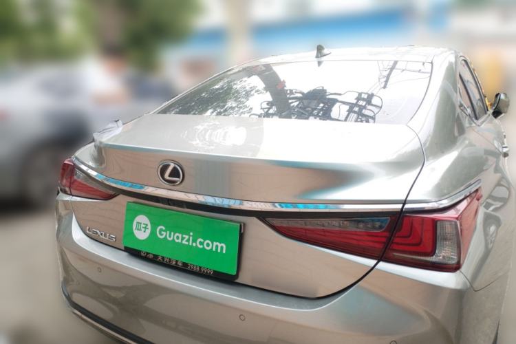 Used Lexus ES 2023 200 Excellence Edition Rear