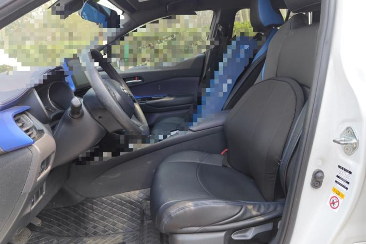 Used Toyota C-HR 2018 2.0L Leading with Sunroof China VI Standard
