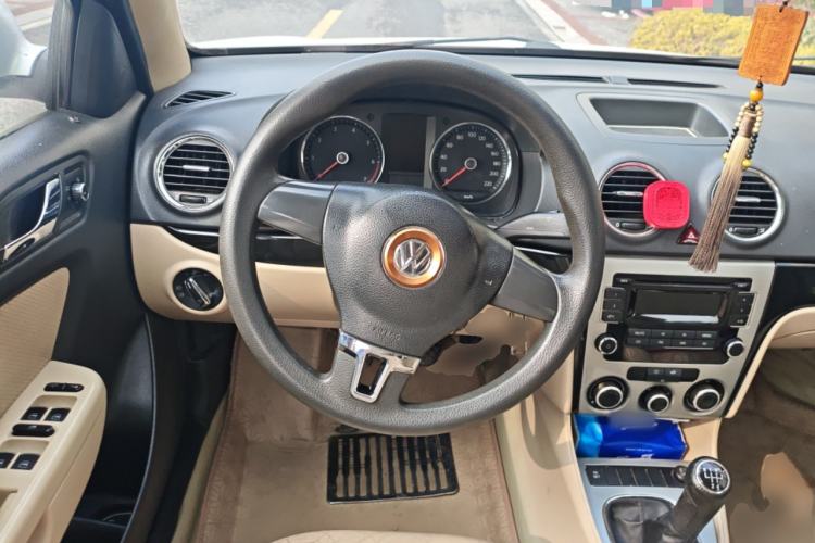 Used Volkswagen Lavida 2011 1.6L Manual - Premium Edition Steering Wheel