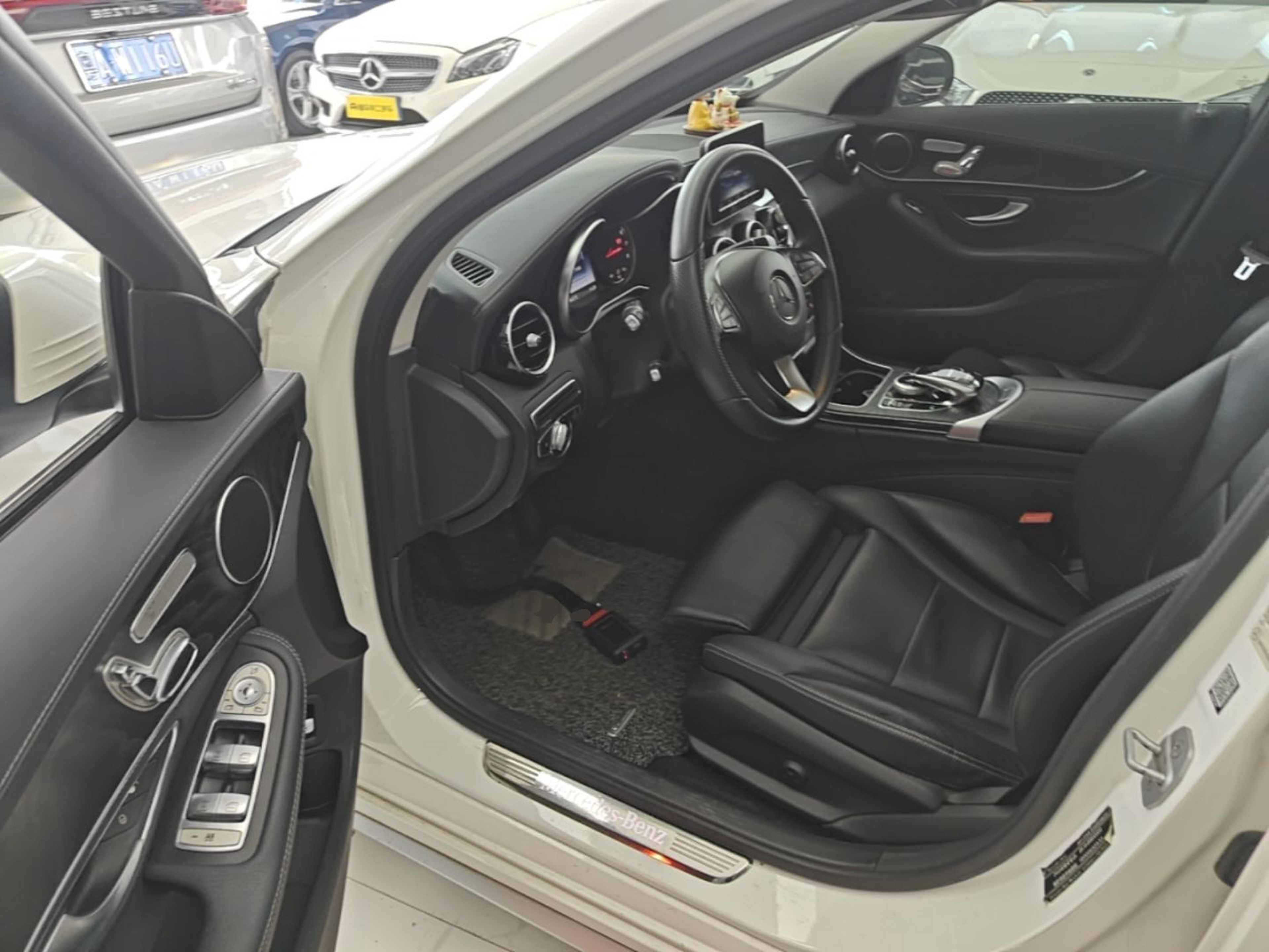 Vordere Reihe im Auto