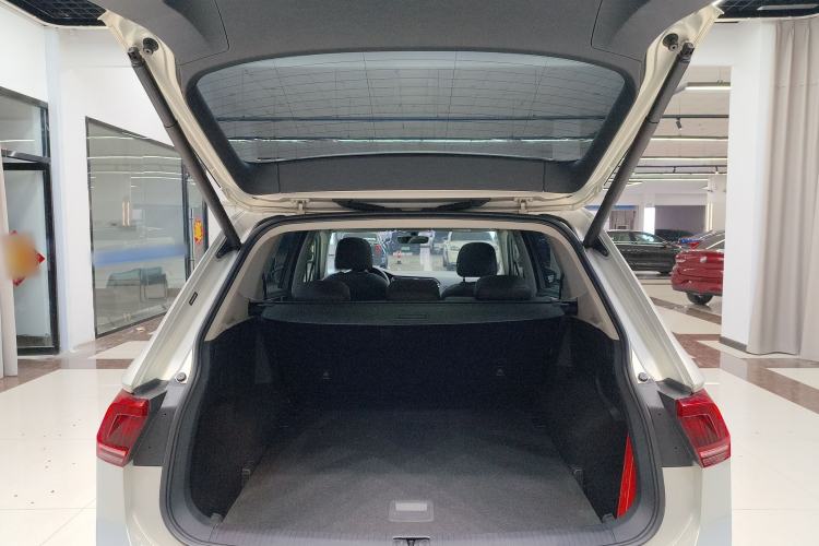 Used Volkswagen Tiguan L 2018 380TSI Automatic All-Wheel Drive Flagship Edition Trunk