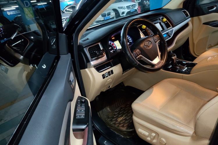 Used Toyota Highlander 2017 2.0T Four-Wheel Drive Luxury Edition 7 Seats
