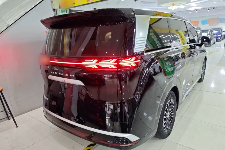 Used Denza D9 2022 EV 620 Prestige Model