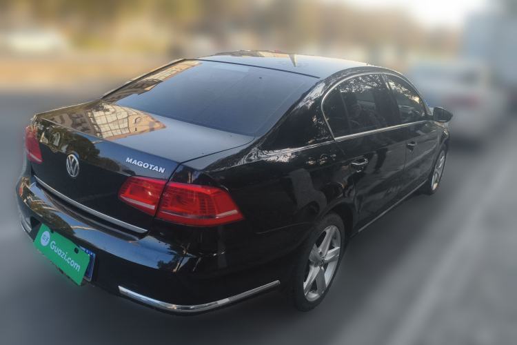 Used Volkswagen Magotan 2015 1.8TSI Luxury Model Rear Right 45 Deg