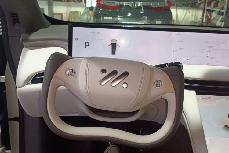 Used IM LS7 2023 90 kWh Elite Rear-Drive Version