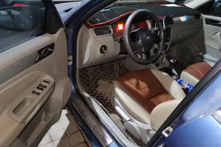 Used Volkswagen Bora 2011 1.6L Manual Fashion Edition Driver Seat