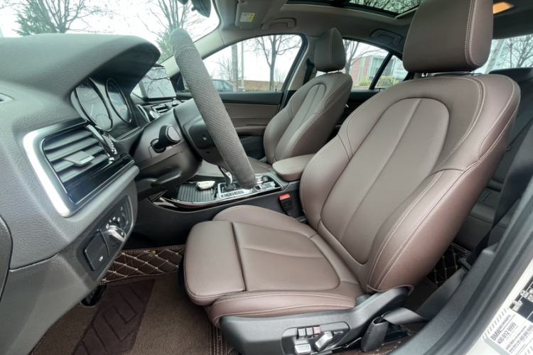 Used BMW 1 Series 2023 120i M Sport Night Edition Interior 4