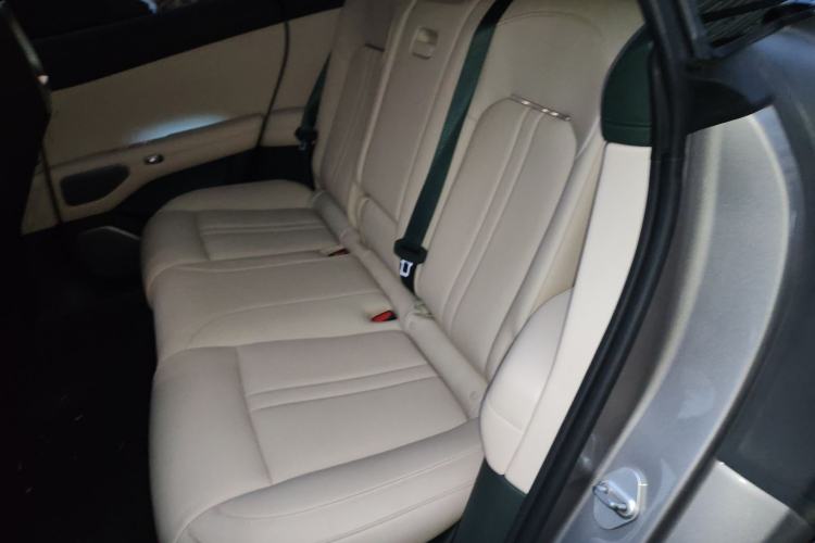 Used Xiaomi Auto YU7 2025 Ultra-Long Range High-Performance All-Wheel-Drive Max Edition
