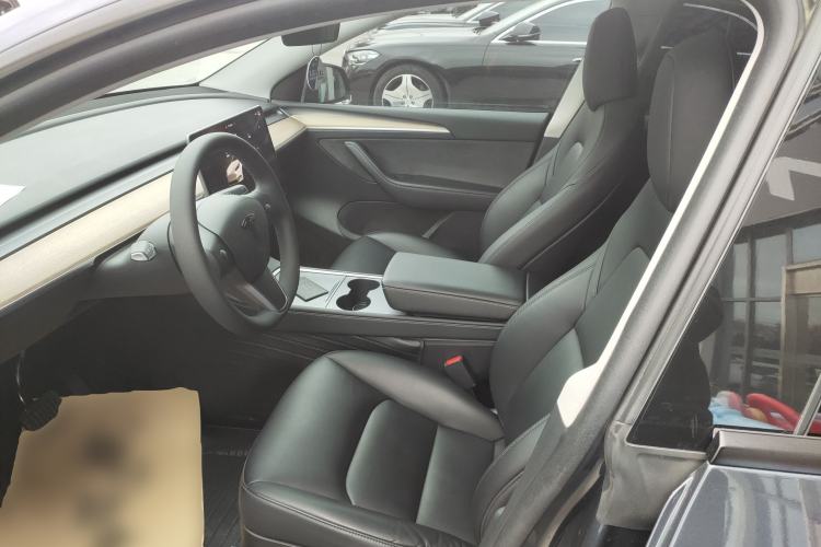 Used Tesla Model Y 2022 Rear-Wheel-Drive Version
