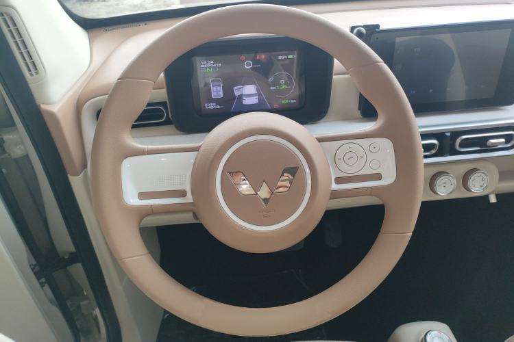 Used Wuling Hongguang MINIEV 2024 3rd Generation 215km Advanced Version
