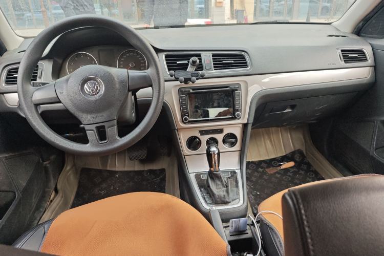 Used Volkswagen Gran Lavida 2014 1.6L Automatic Sport Edition
