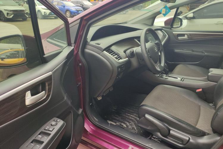 Used Honda Jade 2017 1.8L automatic Comfort version 5 seats
