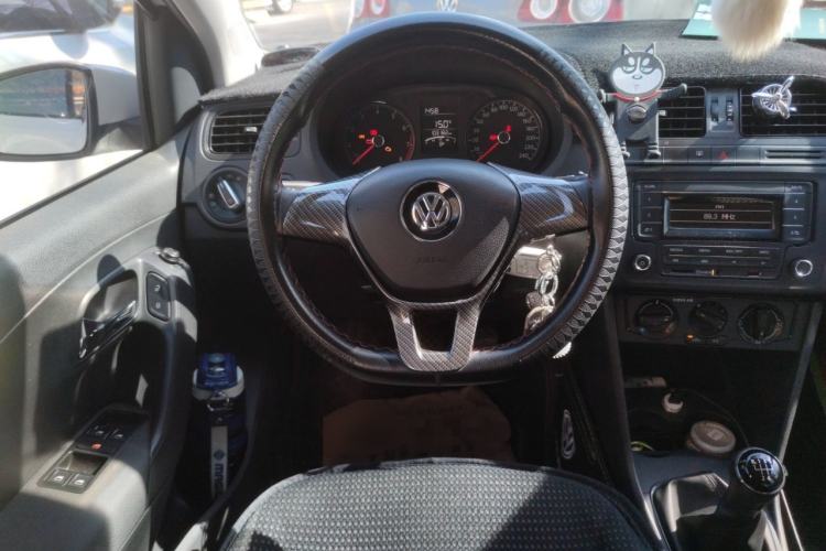 Used Volkswagen Polo 2016 1.4L Manual Fashion Model