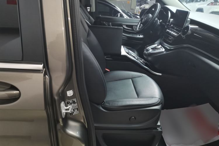 Used Mercedes-Benz V-Class 2017 V 260 Avantgarde Edition